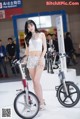 Beautiful Hong Ji Yeon at the 2017 Seoul Motor Show (146 pictures) P129 No.45d00f